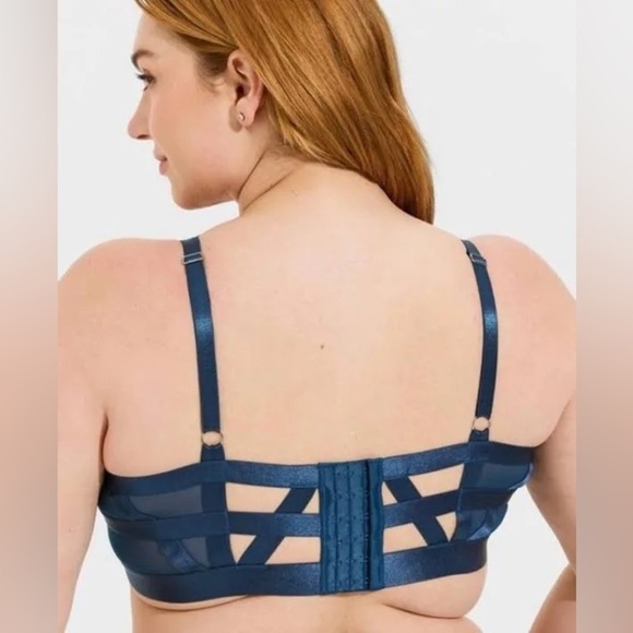 NWT Torrid Cut Out Strappy Longline Bra Poseidon Blue 2X - Picture 2 of 6